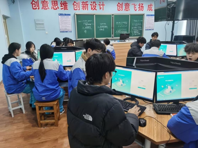 連云港中?！皾櫺摹毙袆?—全員心理健康測評護航學生成長